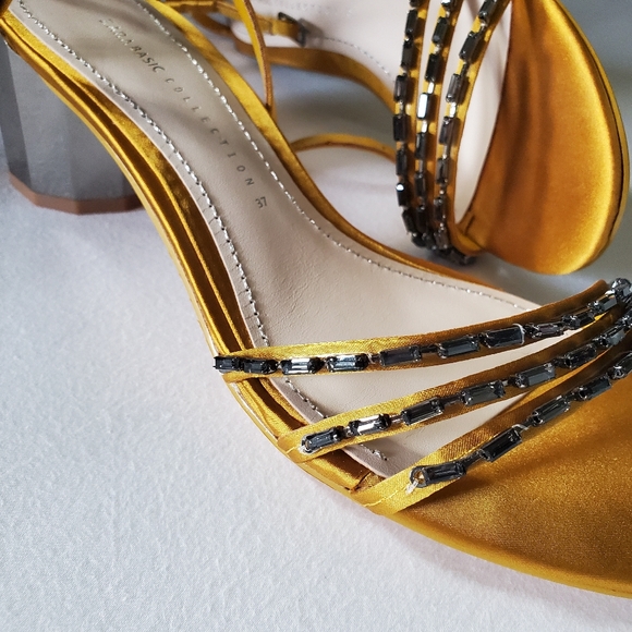 GEOMETRIC MID HEEL SHOES WITH RHINESTONES - Picture 14 of 14